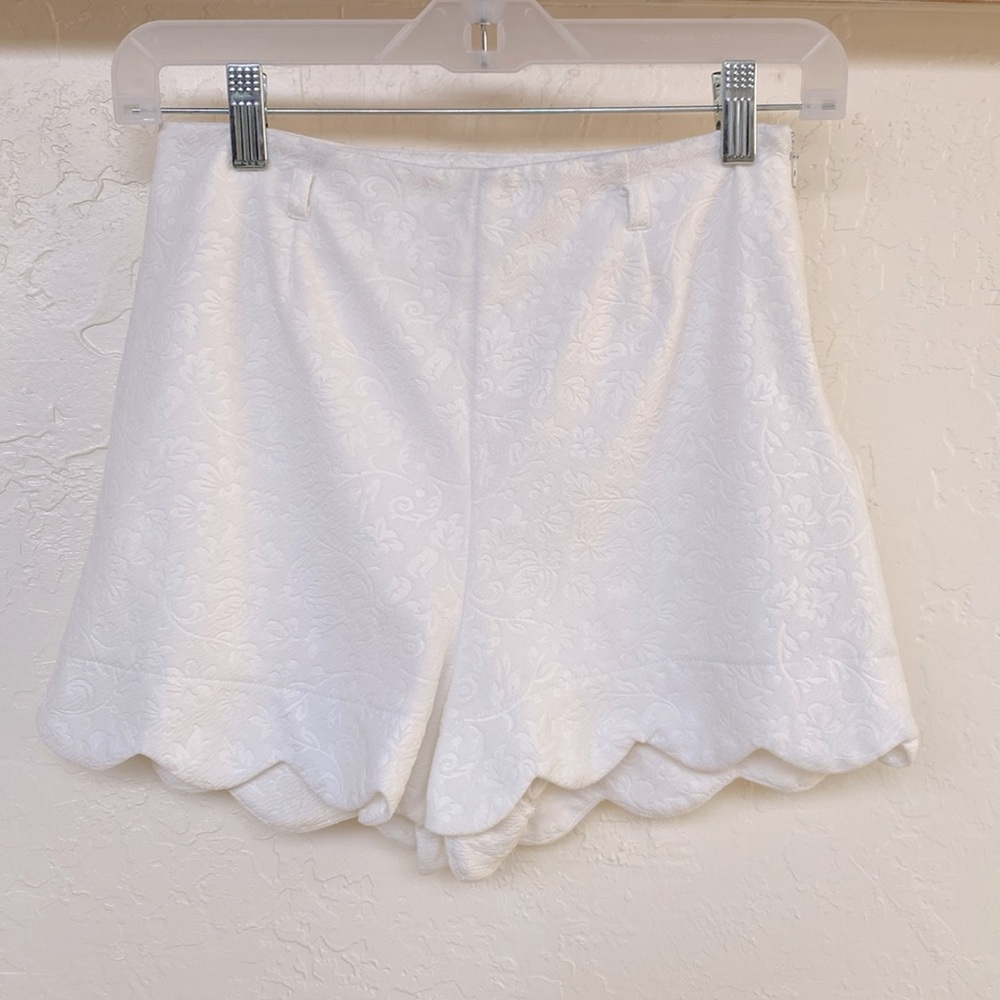 Monteau Floral Embossed Short